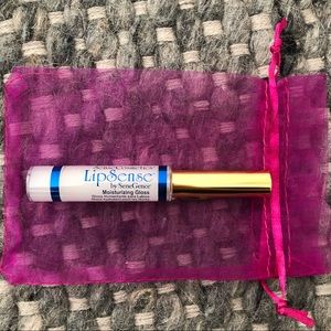 SeneGence Lipsense matte moisturizing gloss